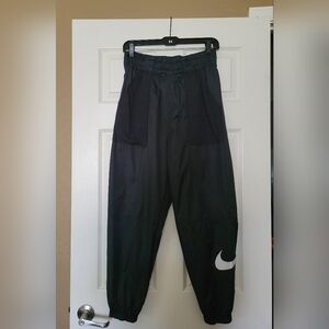 Nike parachute pants M